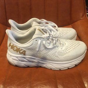 Size 8.5 Hoka one one's